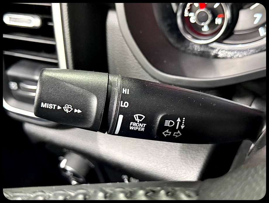 RAM 1500 Big Horn Crew Cab 4WD 2020