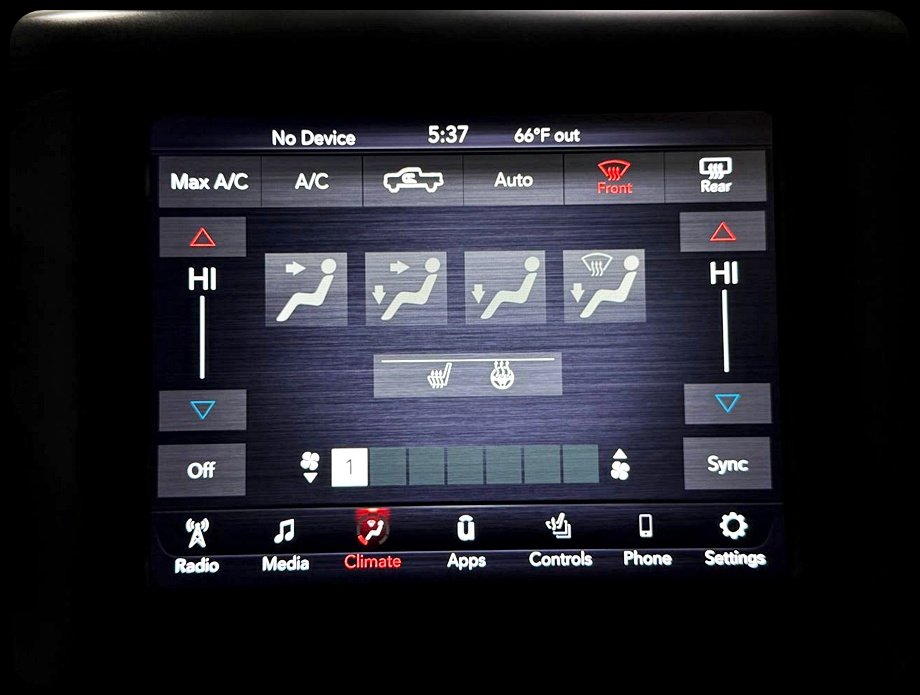 RAM 1500 Big Horn Crew Cab 4WD 2020