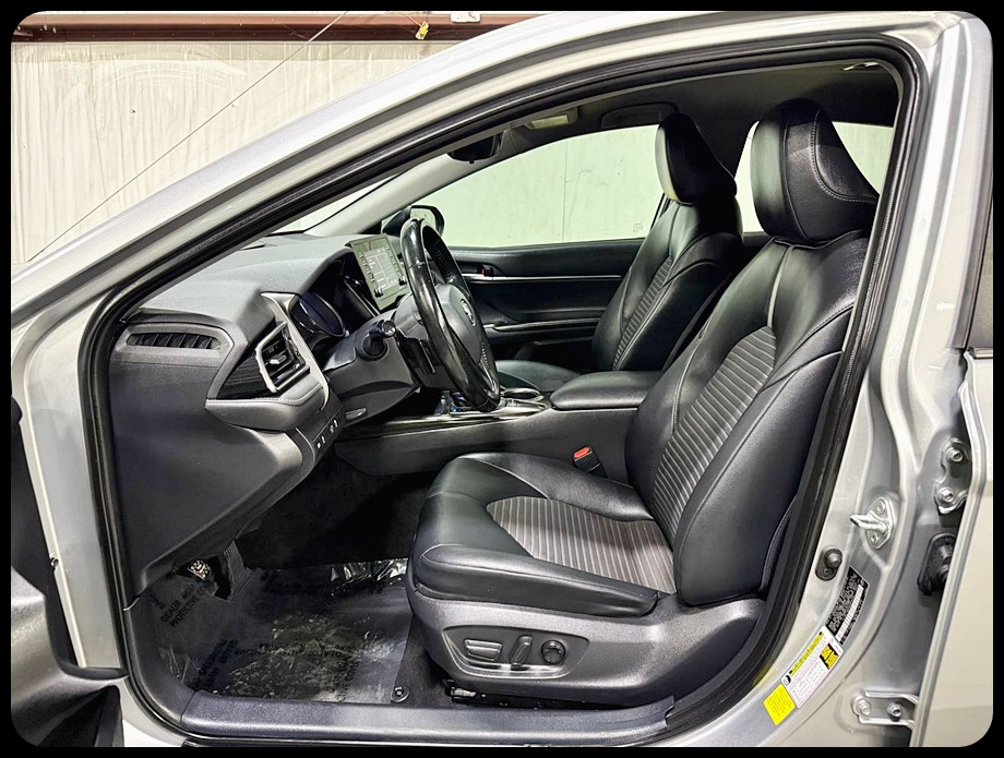 Toyota Camry SE 2022