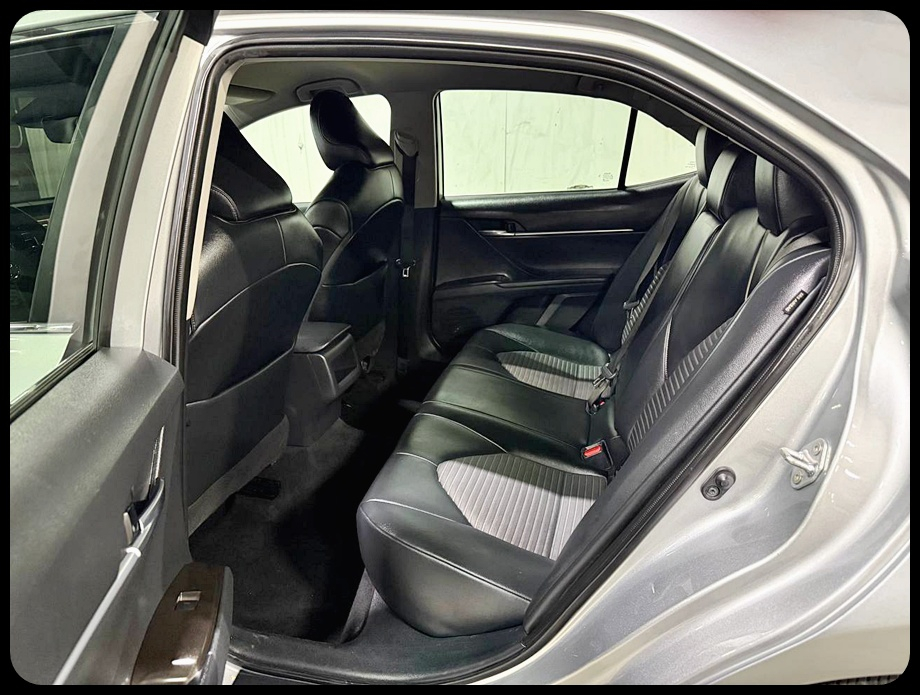 Toyota Camry SE 2022