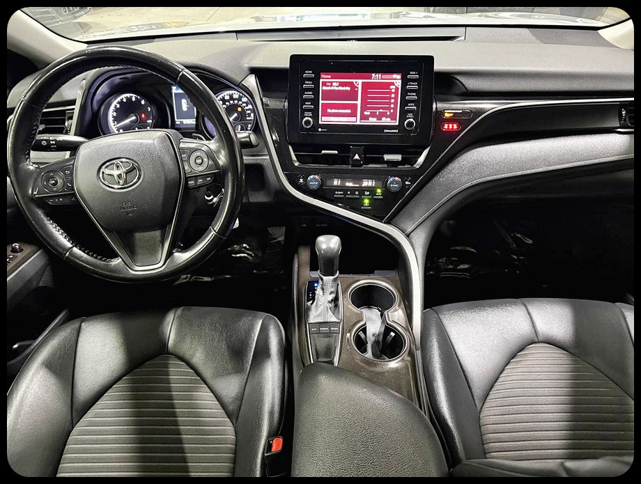 Toyota Camry SE 2022