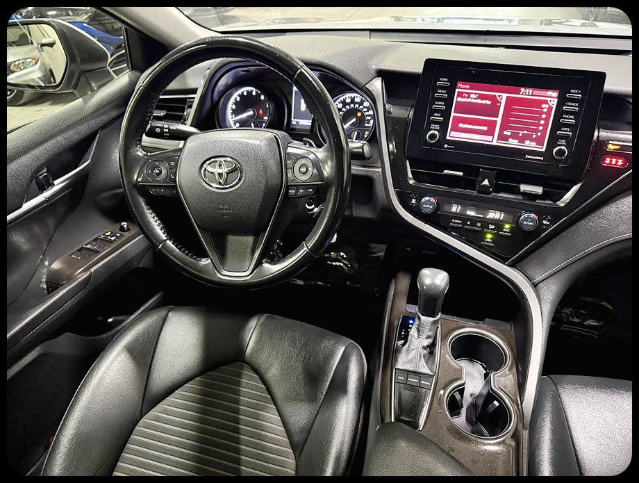 Toyota Camry SE 2022