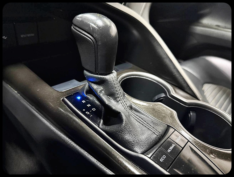 Toyota Camry SE 2022