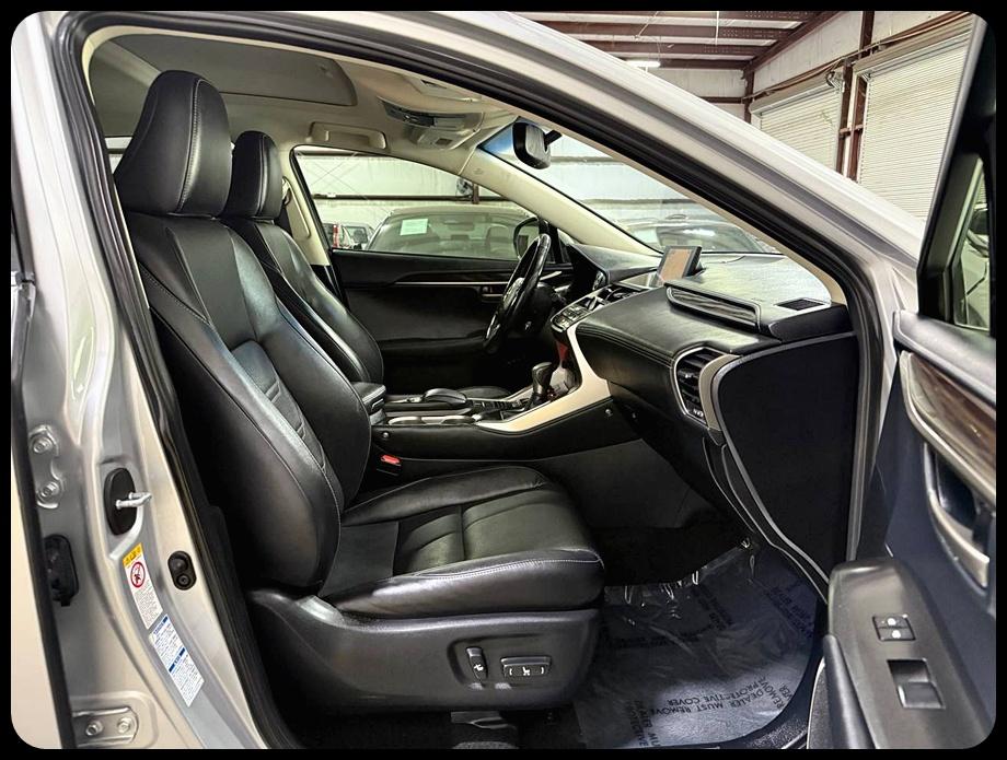 Lexus NX 300h AWD 2016