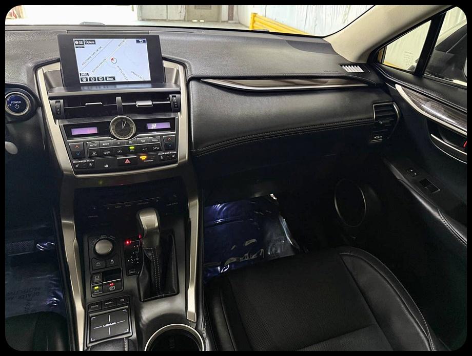 Lexus NX 300h AWD 2016