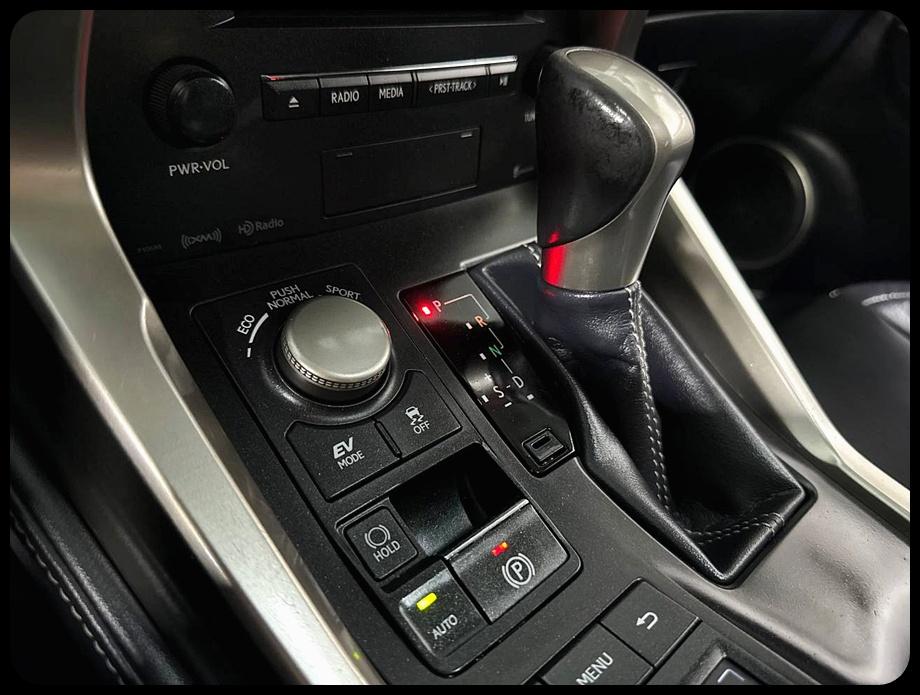 Lexus NX 300h AWD 2016