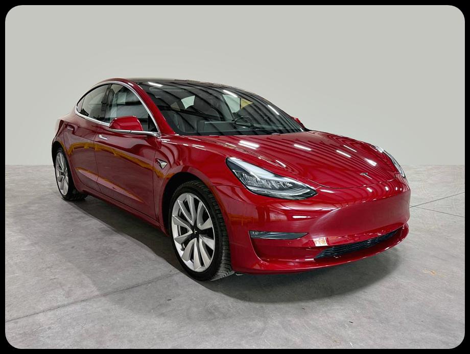Tesla Model 3  2019