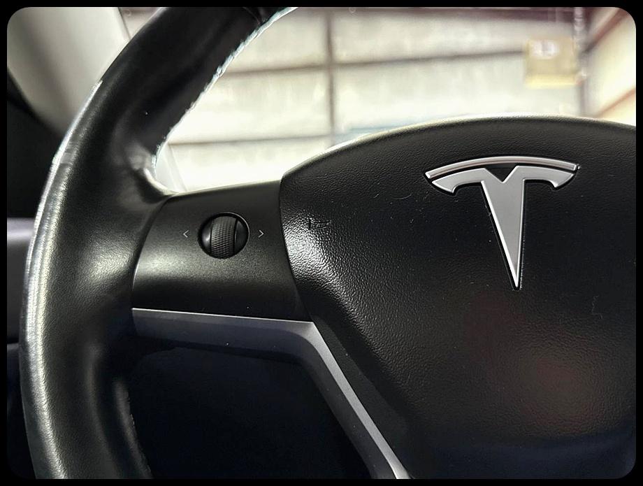 Tesla Model 3  2019