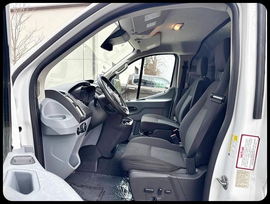 Ford Transit 250 Van Low Roof w/Sliding Pass. 130-in. WB 2019