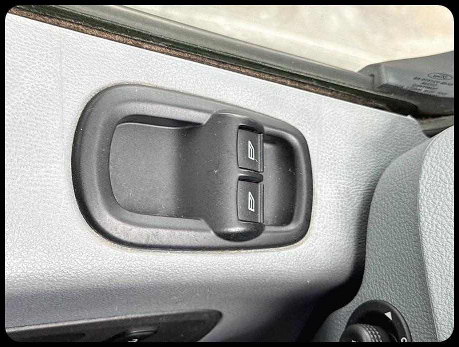 Ford Transit 250 Van Low Roof w/Sliding Pass. 130-in. WB 2019