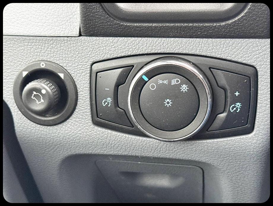 Ford Transit 250 Van Low Roof w/Sliding Pass. 130-in. WB 2019