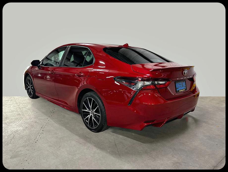 Toyota Camry SE 2023