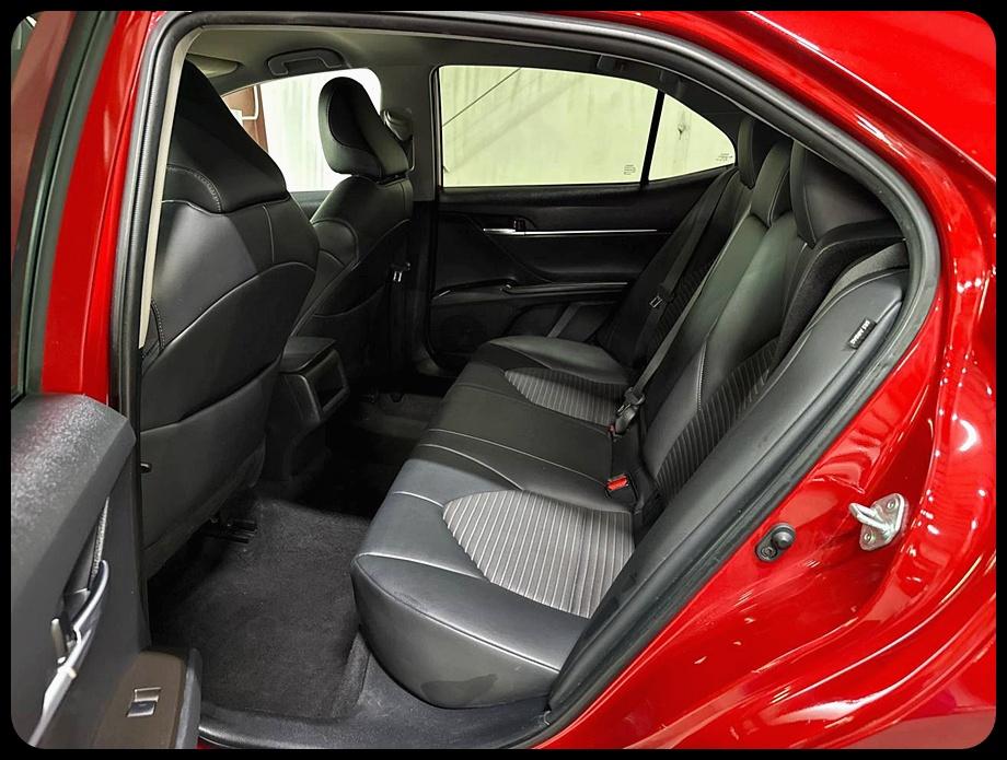 Toyota Camry SE 2023