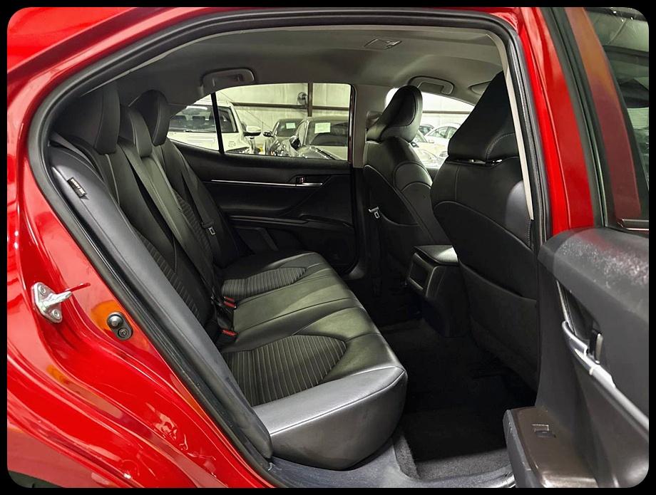 Toyota Camry SE 2023