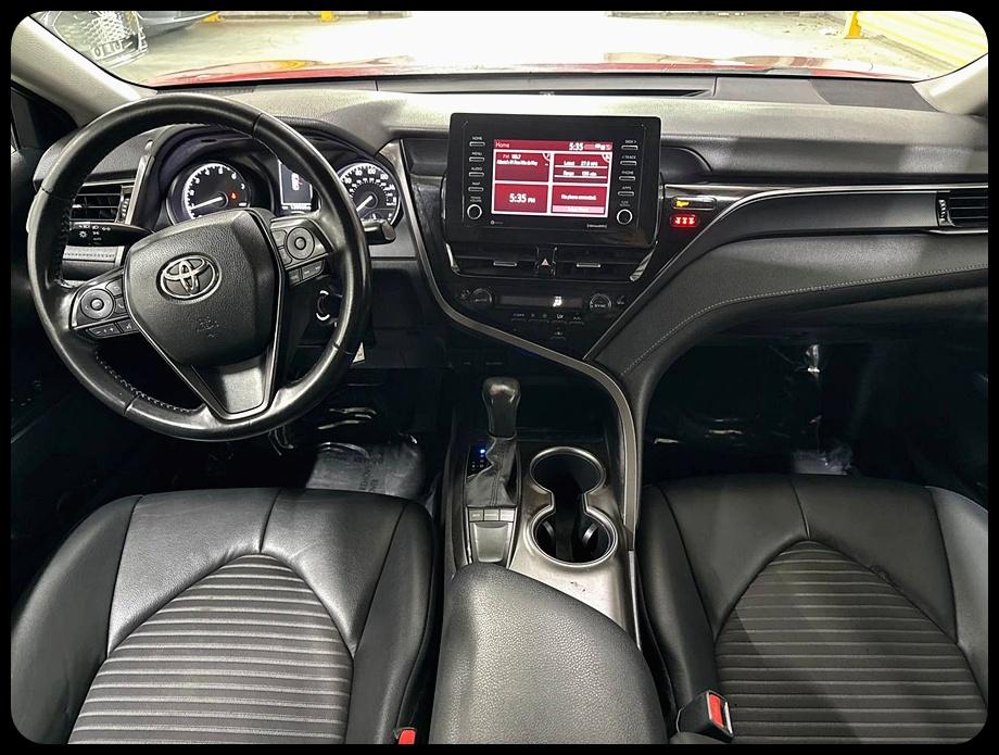 Toyota Camry SE 2023