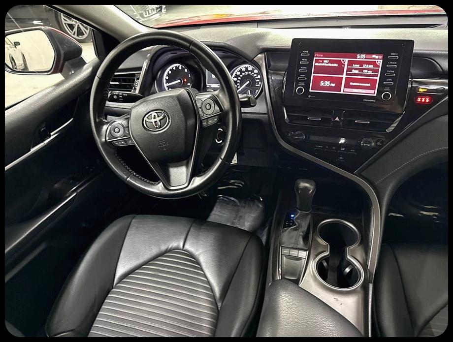 Toyota Camry SE 2023