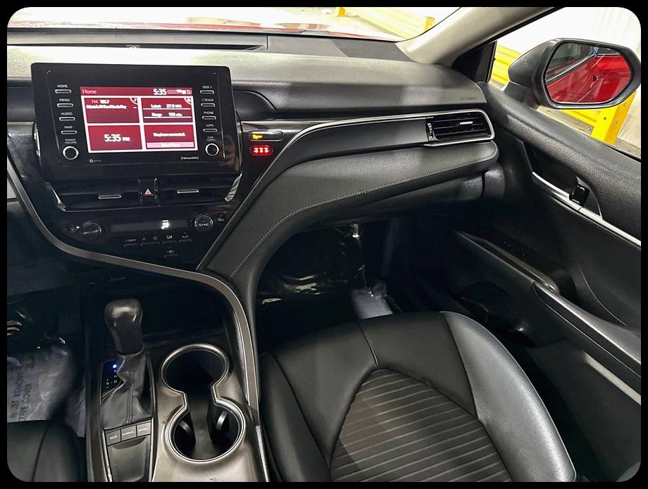 Toyota Camry SE 2023