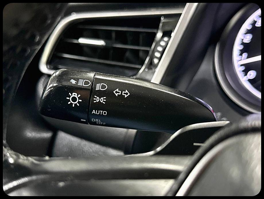 Toyota Camry SE 2023