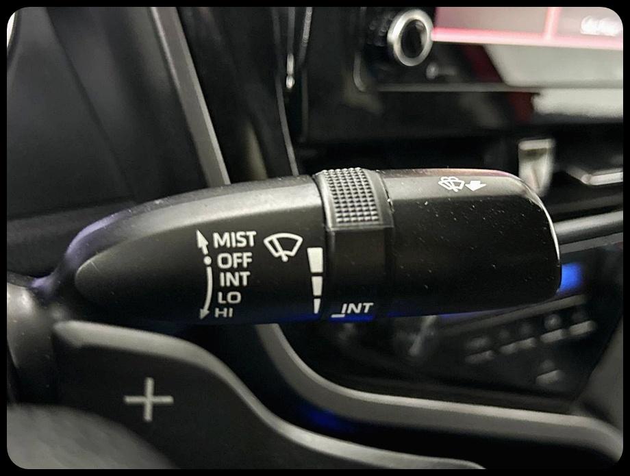 Toyota Camry SE 2023