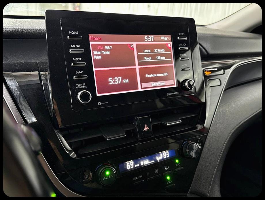 Toyota Camry SE 2023