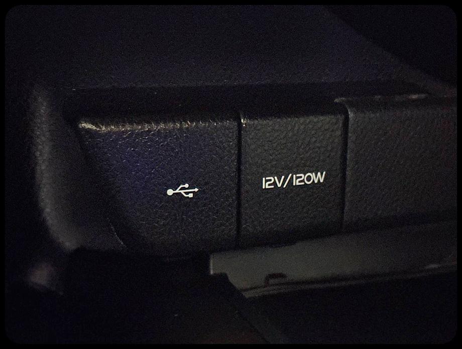 Toyota Camry SE 2023