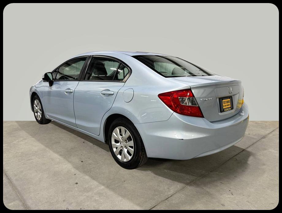 Honda Civic LX Sedan 5-Speed AT 2012