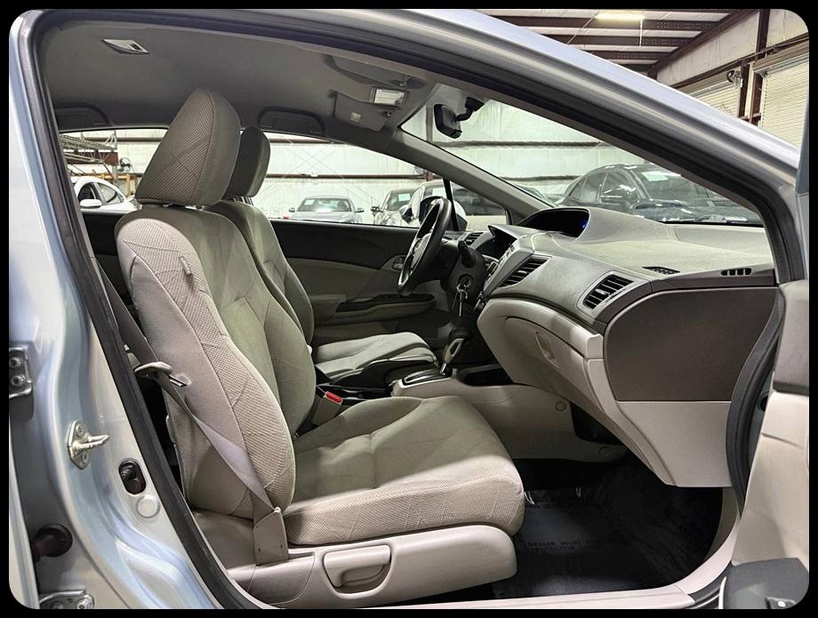 Honda Civic LX Sedan 5-Speed AT 2012