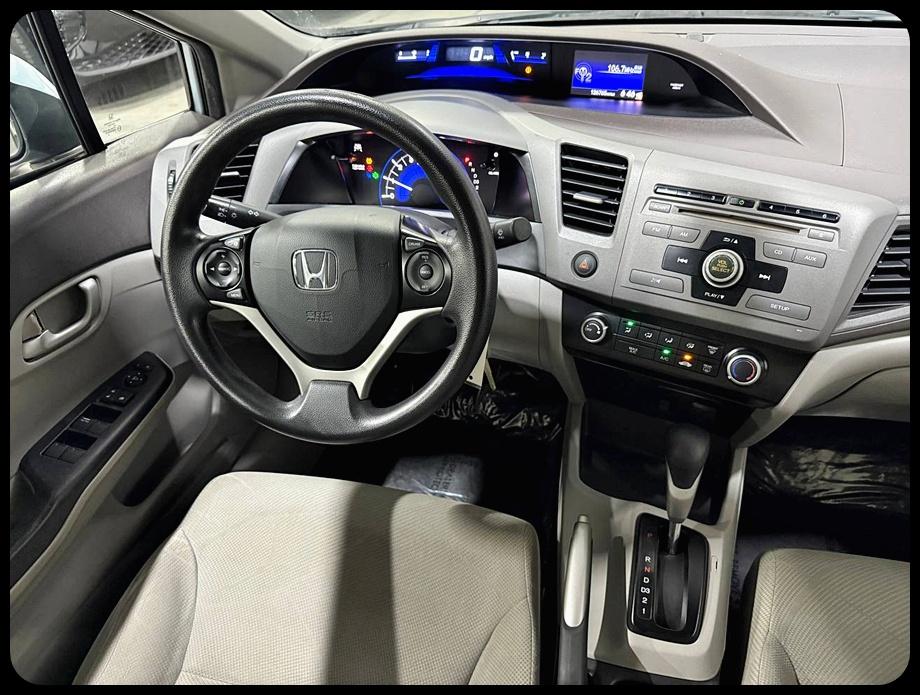 Honda Civic LX Sedan 5-Speed AT 2012