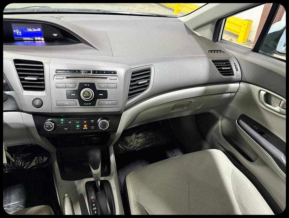 Honda Civic LX Sedan 5-Speed AT 2012
