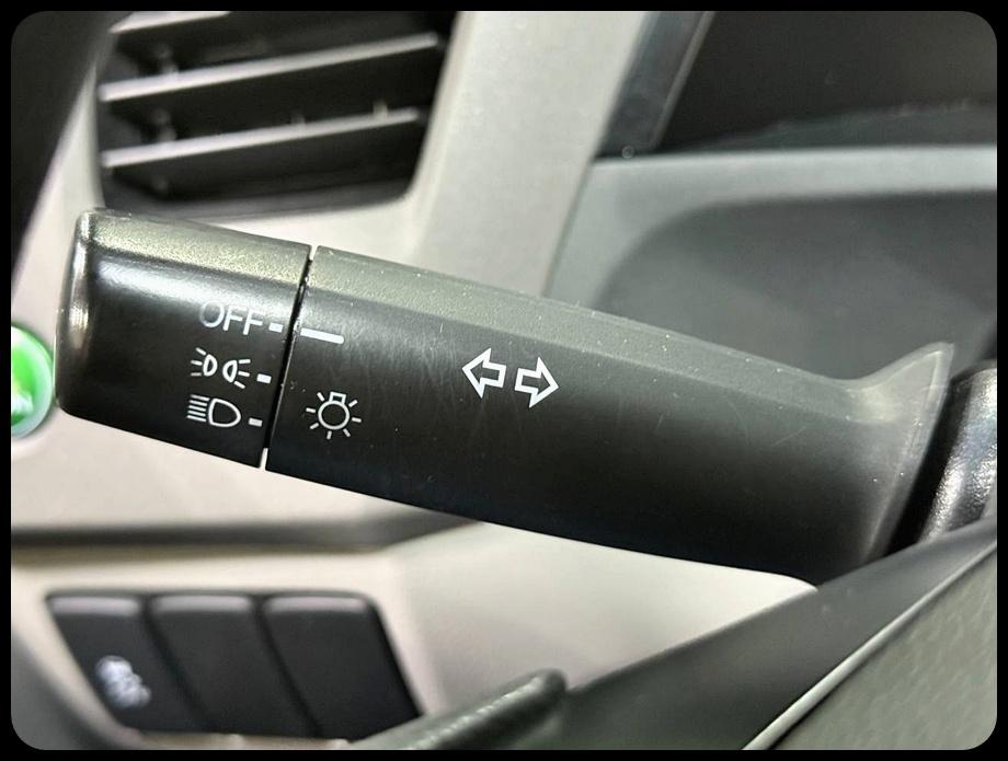 Honda Civic LX Sedan 5-Speed AT 2012