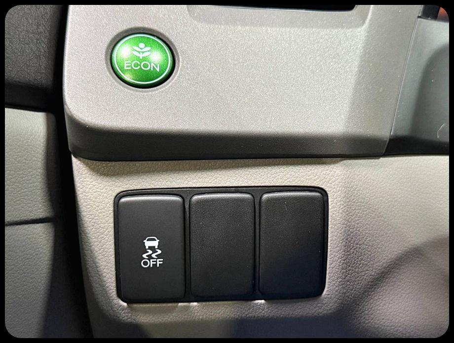 Honda Civic LX Sedan 5-Speed AT 2012