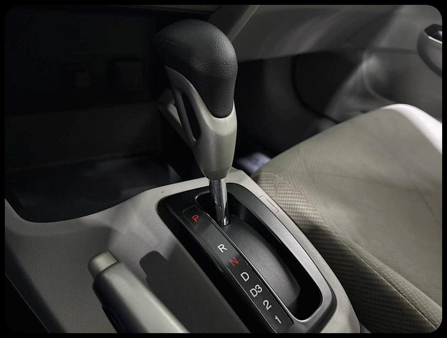 Honda Civic LX Sedan 5-Speed AT 2012