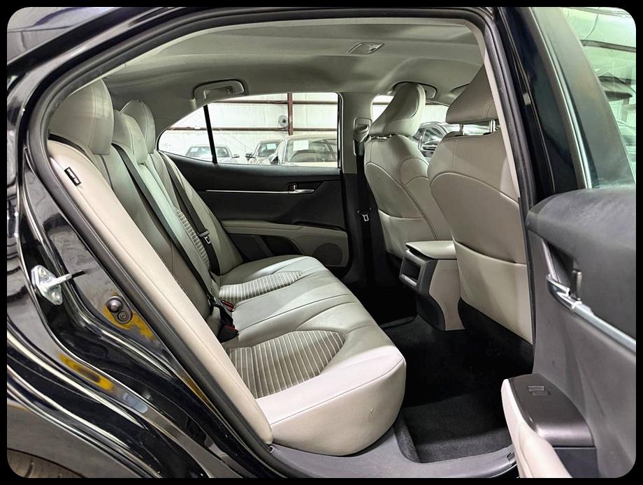 Toyota Camry SE 2022