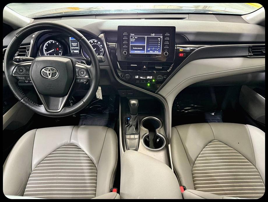 Toyota Camry SE 2022