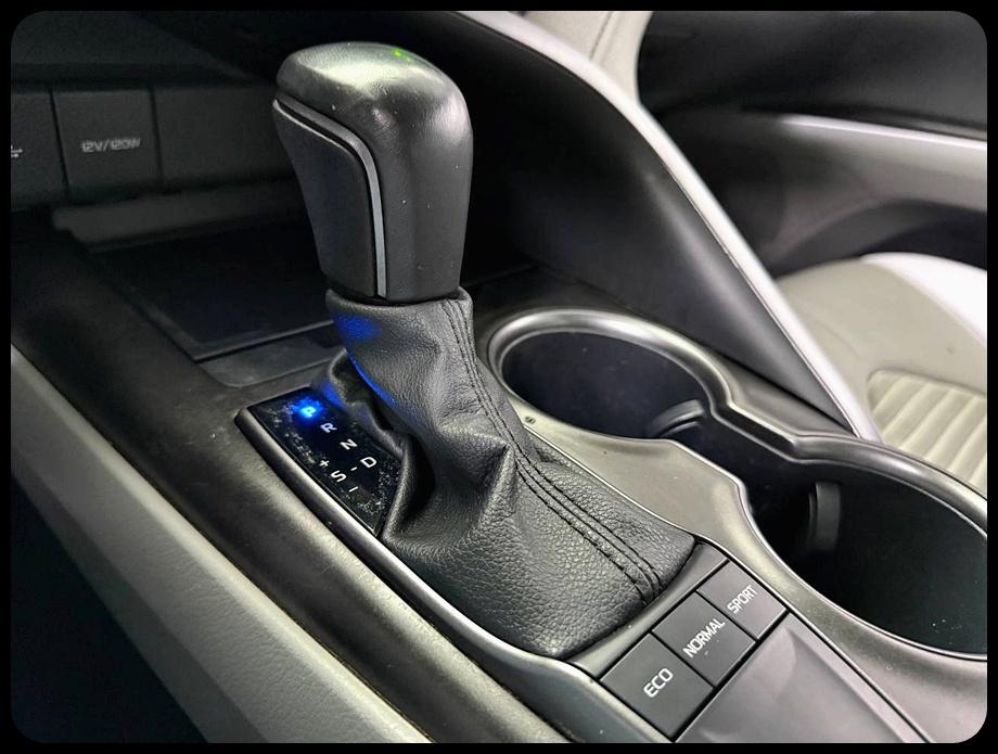 Toyota Camry SE 2022