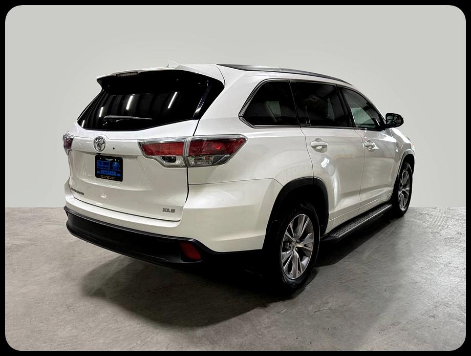 Toyota Highlander XLE FWD V6 2015