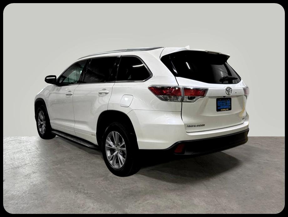 Toyota Highlander XLE FWD V6 2015