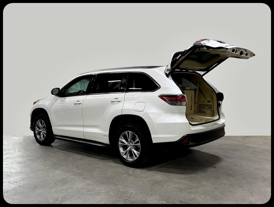 Toyota Highlander XLE FWD V6 2015