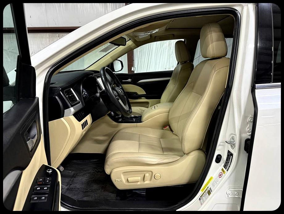 Toyota Highlander XLE FWD V6 2015