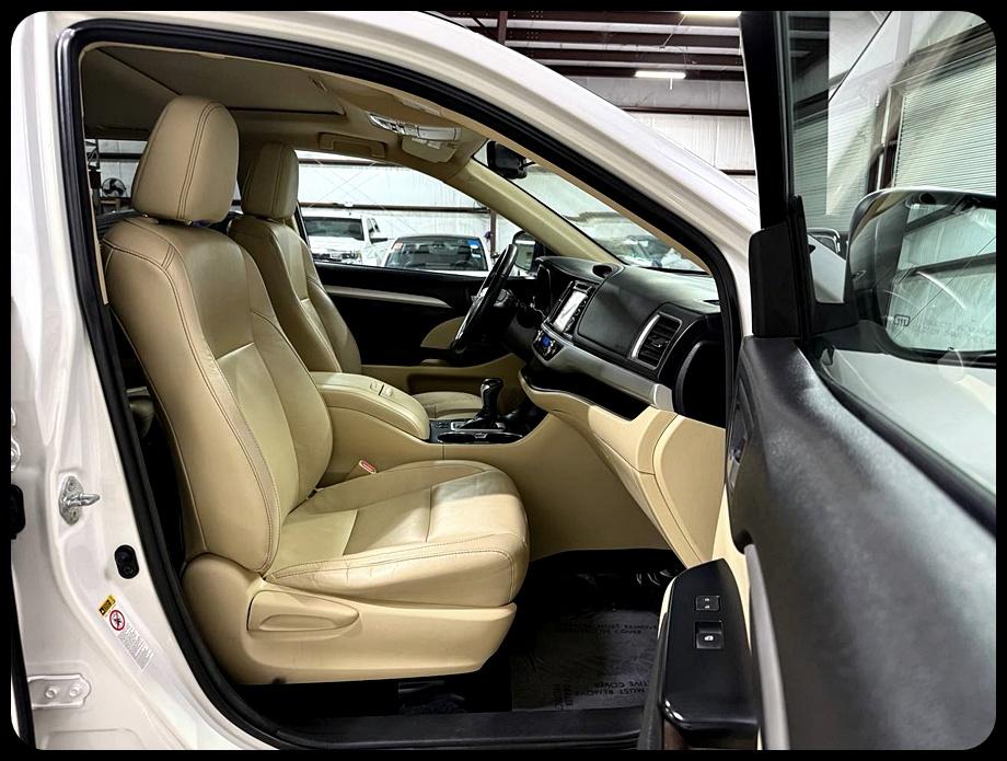 Toyota Highlander XLE FWD V6 2015