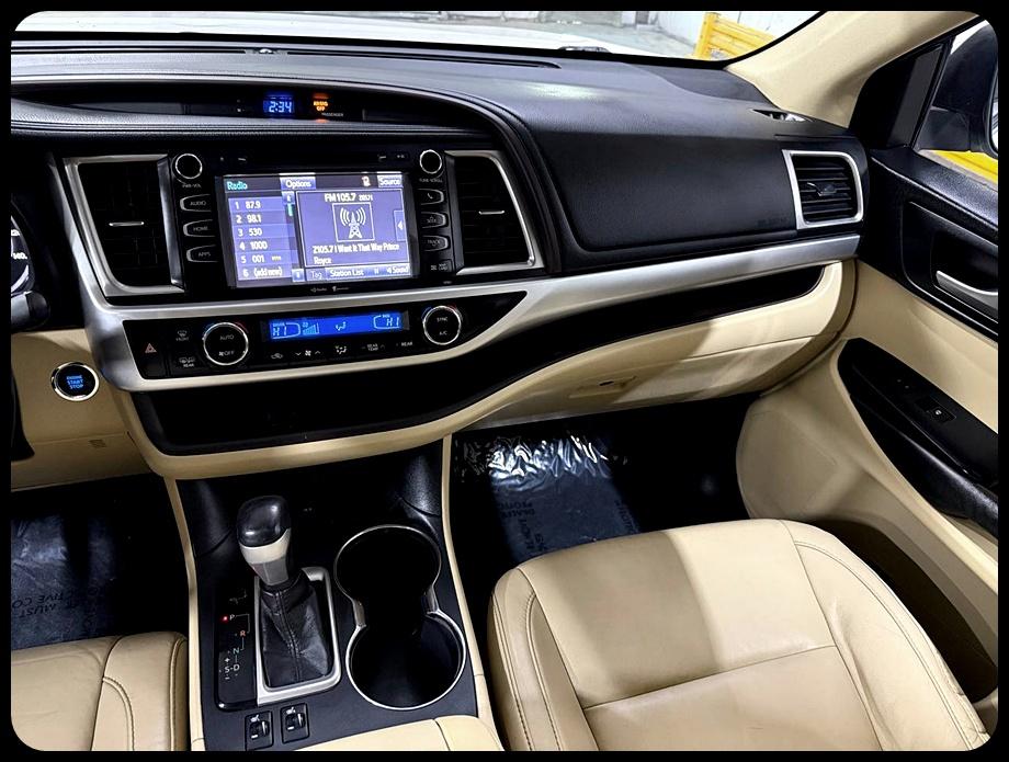 Toyota Highlander XLE FWD V6 2015