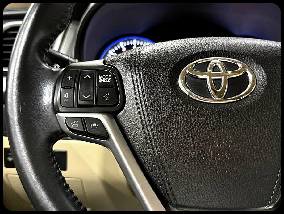 Toyota Highlander XLE FWD V6 2015