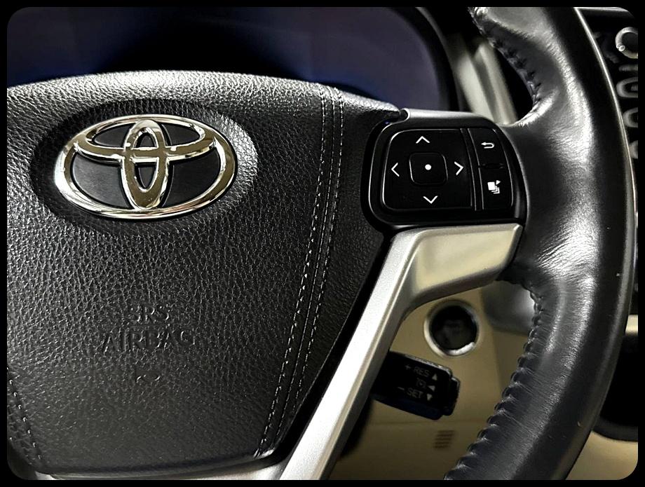 Toyota Highlander XLE FWD V6 2015