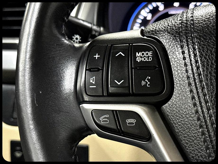 Toyota Highlander XLE FWD V6 2015