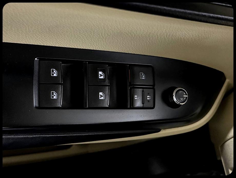 Toyota Highlander XLE FWD V6 2015