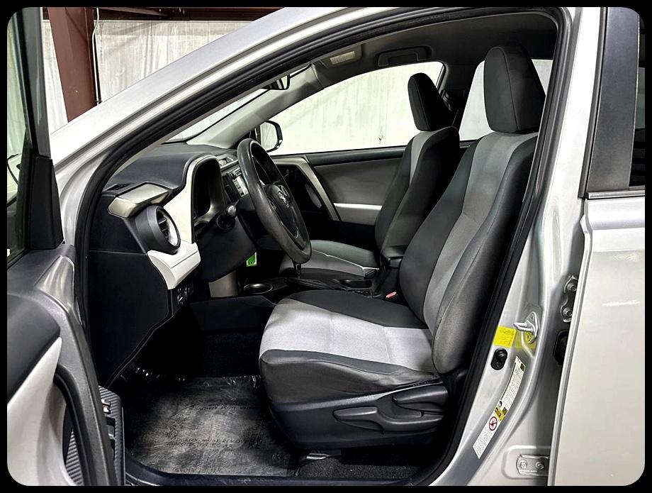 Toyota RAV4 LE FWD 2015