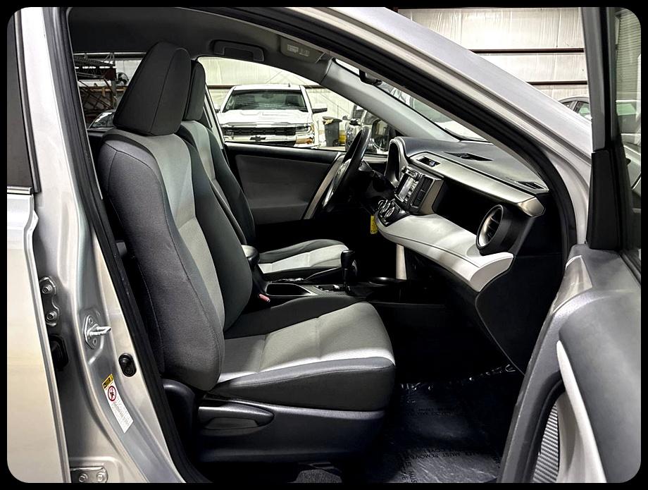 Toyota RAV4 LE FWD 2015