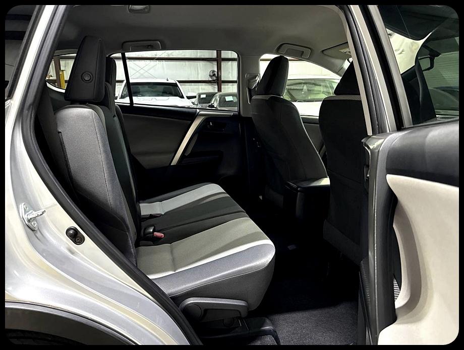 Toyota RAV4 LE FWD 2015