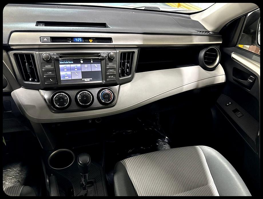 Toyota RAV4 LE FWD 2015