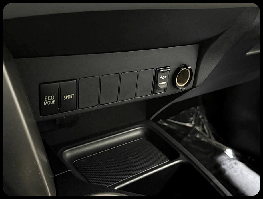 Toyota RAV4 LE FWD 2015